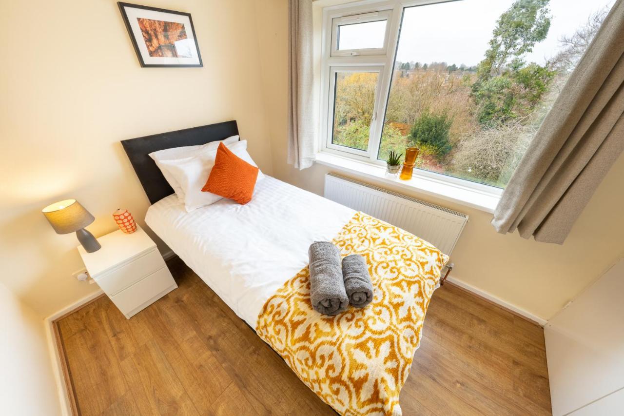 Pierocks Carver Entire House, Hot Tub & Wifi High Wycombe Exterior photo